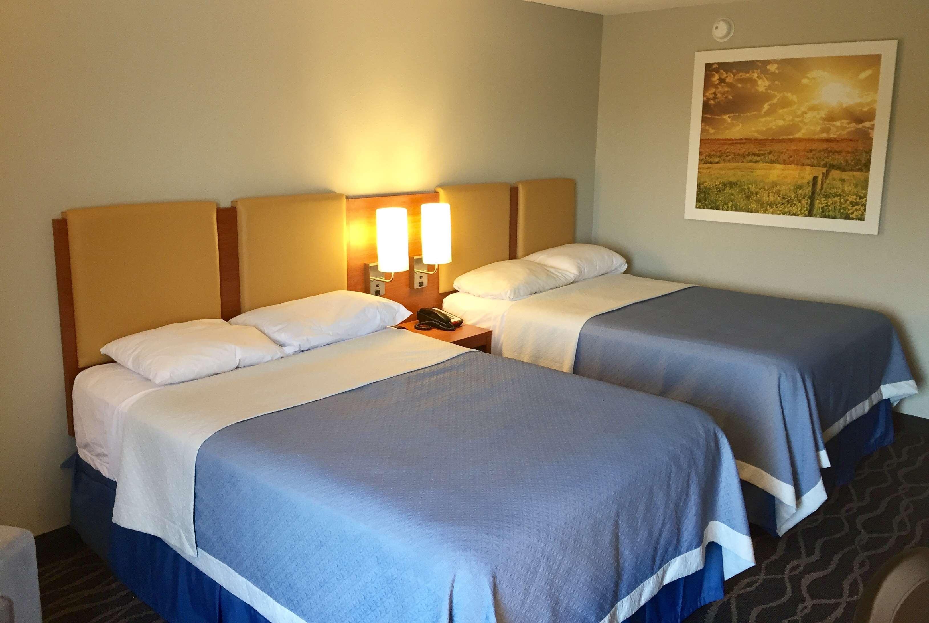 Days Inn & Suites By Wyndham Cincinnati North Springdale Extérieur photo
