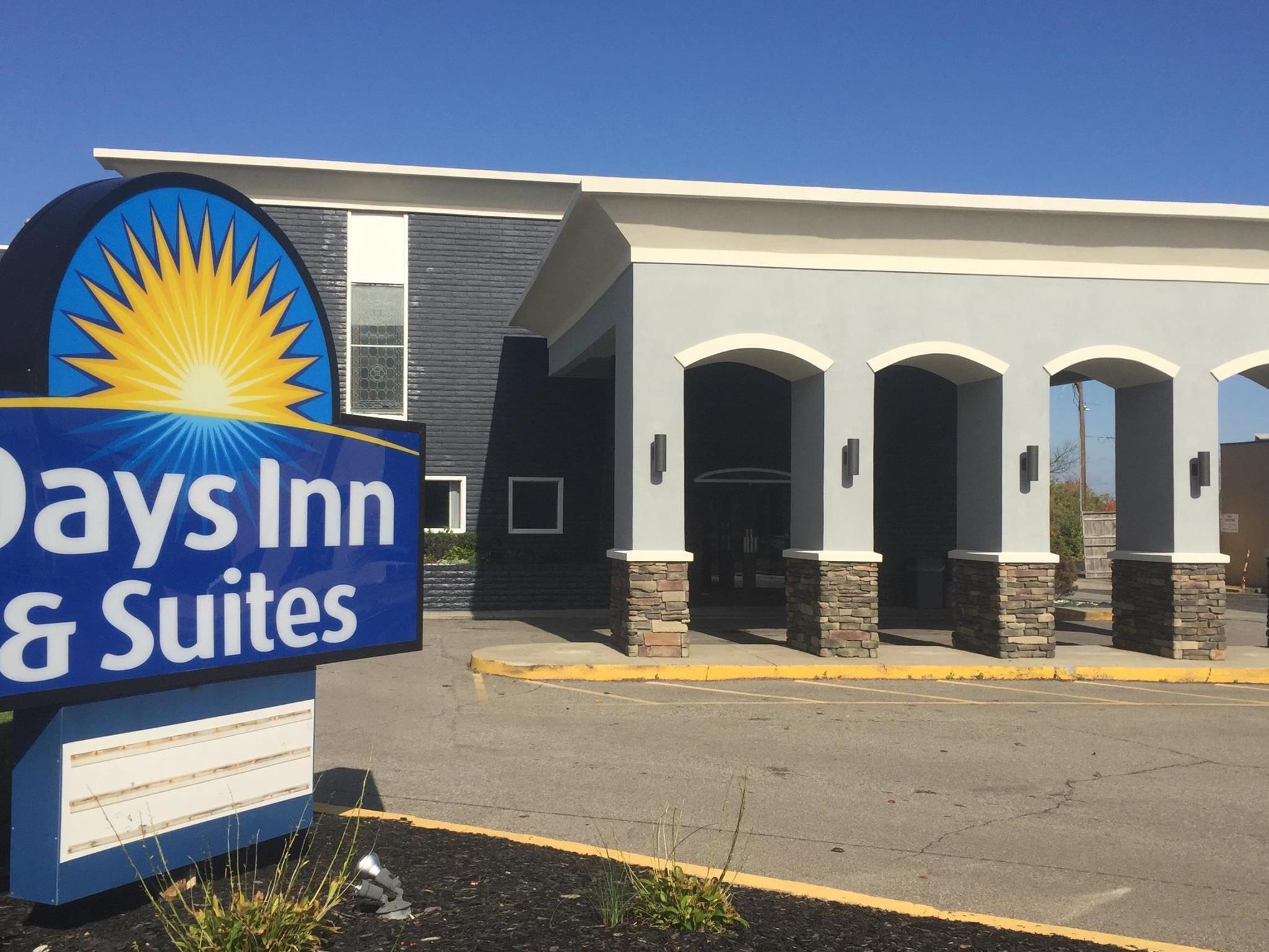 Days Inn & Suites By Wyndham Cincinnati North Springdale Extérieur photo