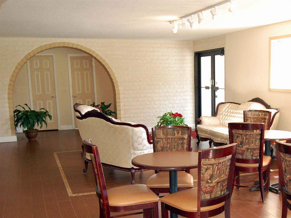 Days Inn & Suites By Wyndham Cincinnati North Springdale Extérieur photo